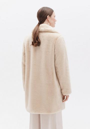 Короткое пальто