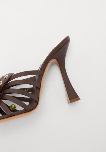 Босоножки на каблуке