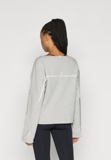 Спортивная толстовка