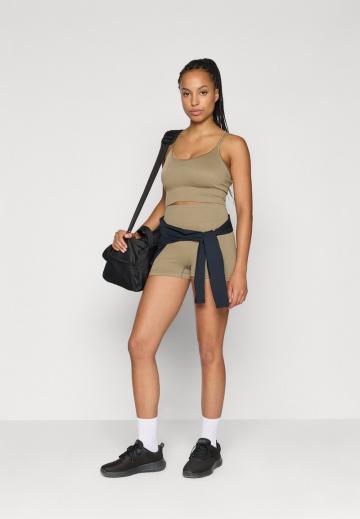 Спортивный топ