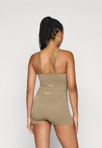 Спортивный топ