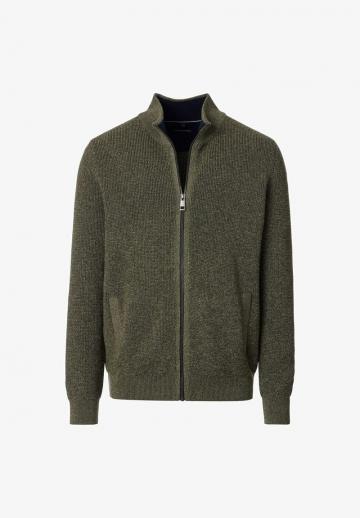 Вязаная кофта