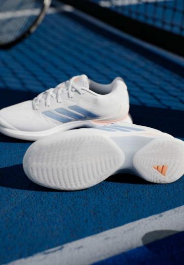 Теннисные кроссовки