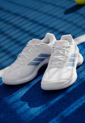 Теннисные кроссовки