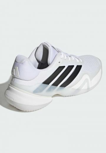 Теннисные кроссовки