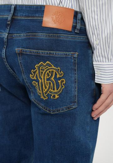 Прямые джинсы