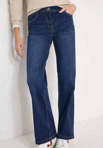 Клешеные джинсы