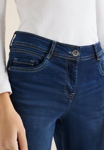 Клешеные джинсы