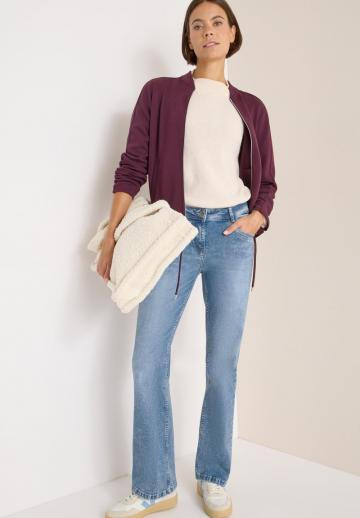 Клешеные брюки