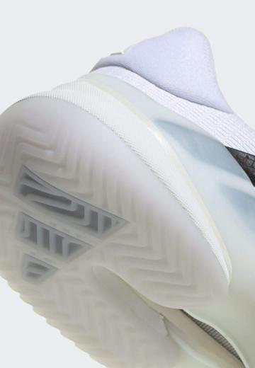 Теннисные кроссовки