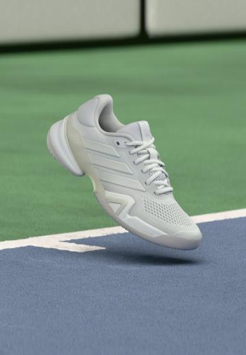 Теннисные кроссовки