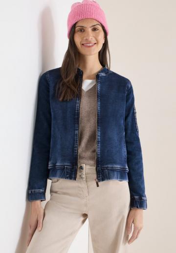 Джинсовая куртка