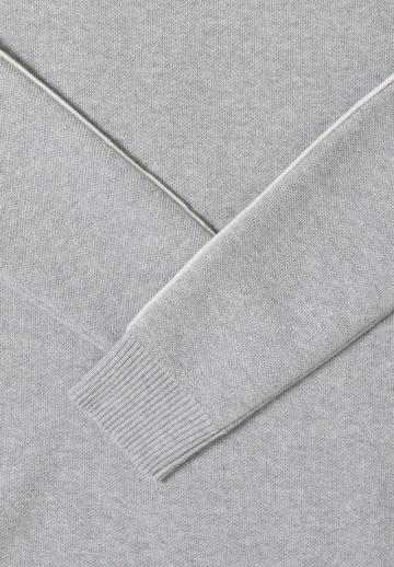 Вязаное платье