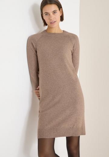 Вязаное платье