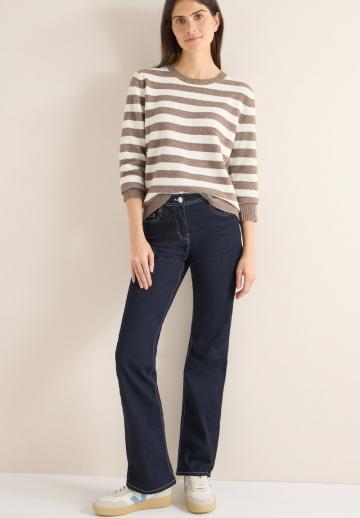 Пуловер в полоску