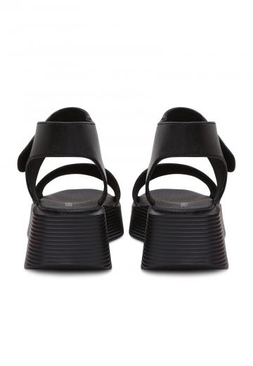 Босоножки на танкетке