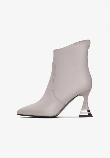 Полусапожки на высоком каблуке