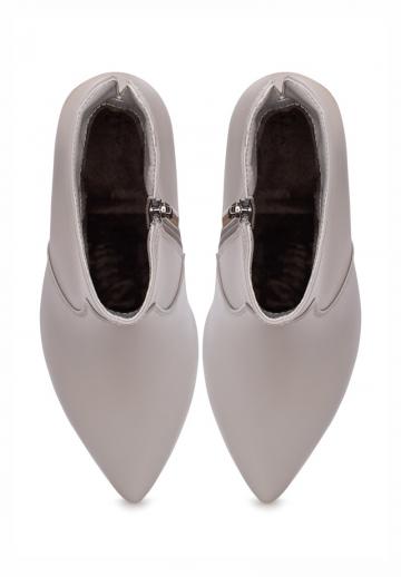 Полусапожки на высоком каблуке