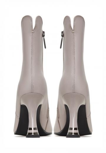 Полусапожки на высоком каблуке