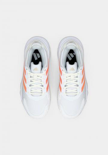 Теннисные кроссовки