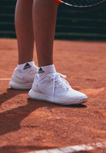 Теннисные кроссовки