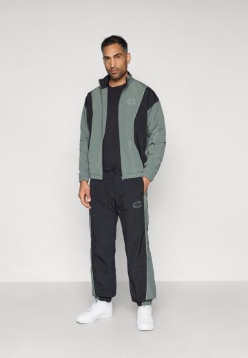 Спортивная куртка