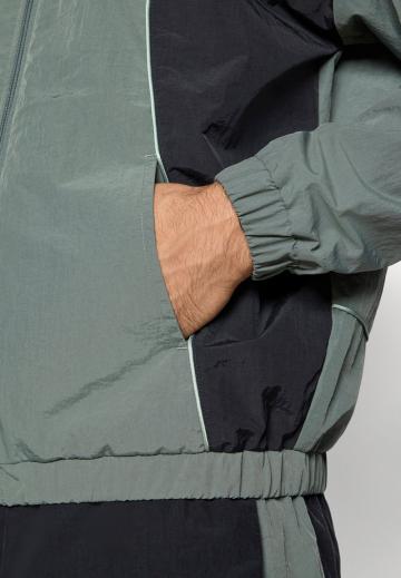 Спортивная куртка