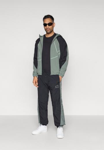 Спортивная куртка