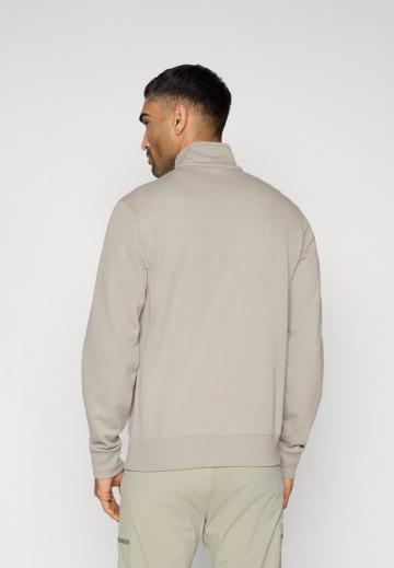 Спортивная кофта