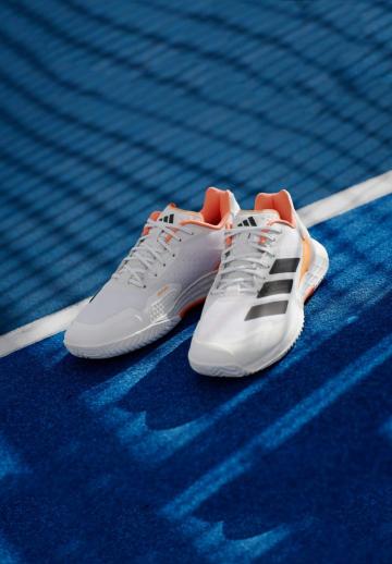 Теннисные кроссовки