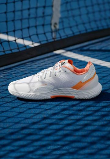 Теннисные кроссовки