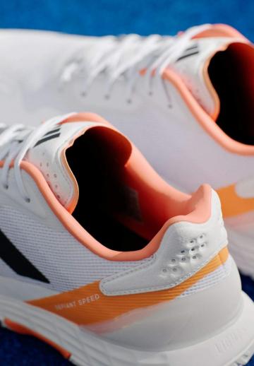 Теннисные кроссовки