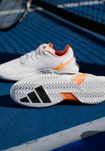 Теннисные кроссовки