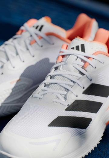 Теннисные кроссовки