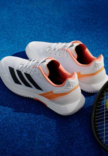 Теннисные кроссовки