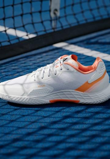 Теннисные кроссовки