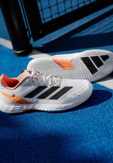 Теннисные кроссовки