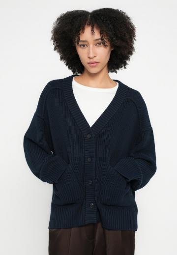 Вязаная кофта