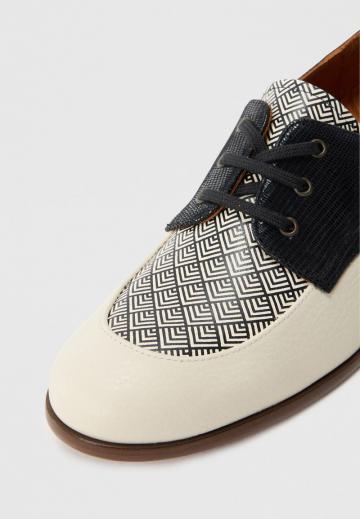 Туфли с высоким носом