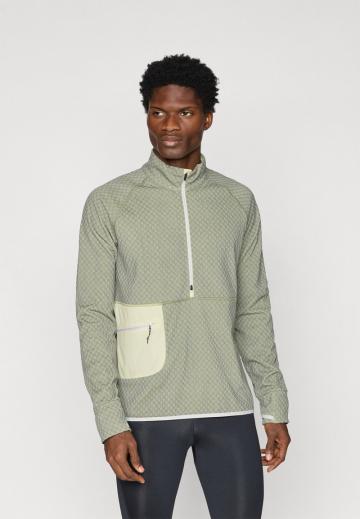 Спортивная кофта