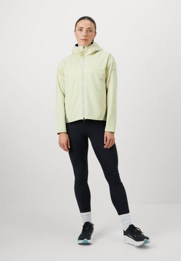 Спортивная куртка