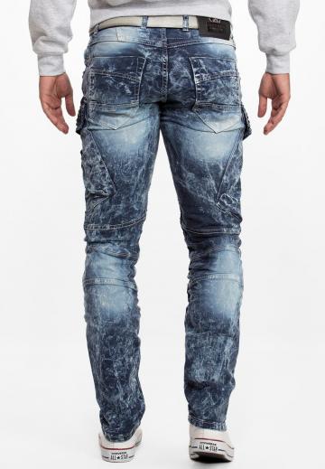 Узкие джинсы