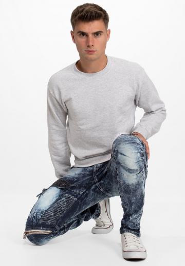 Узкие джинсы