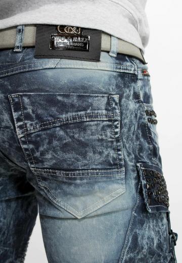 Узкие джинсы