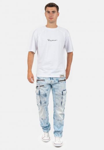 Прямые джинсы