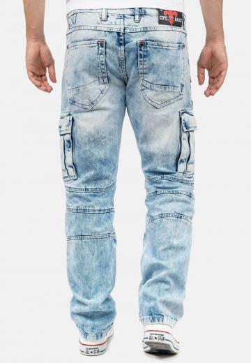 Прямые джинсы