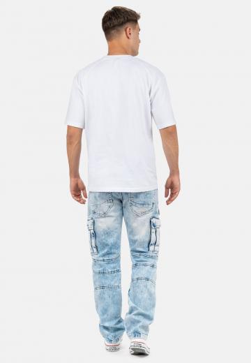 Прямые джинсы