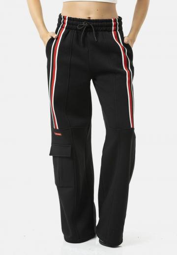 Брюки с накладными карманами