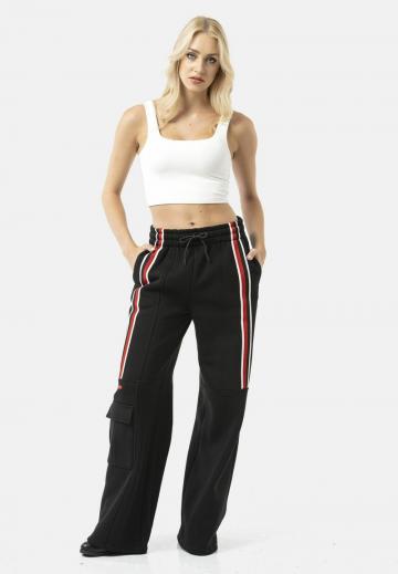 Брюки с накладными карманами