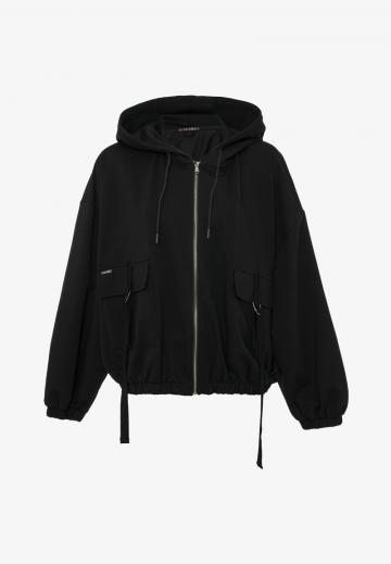 Куртка с накладнымит карманами